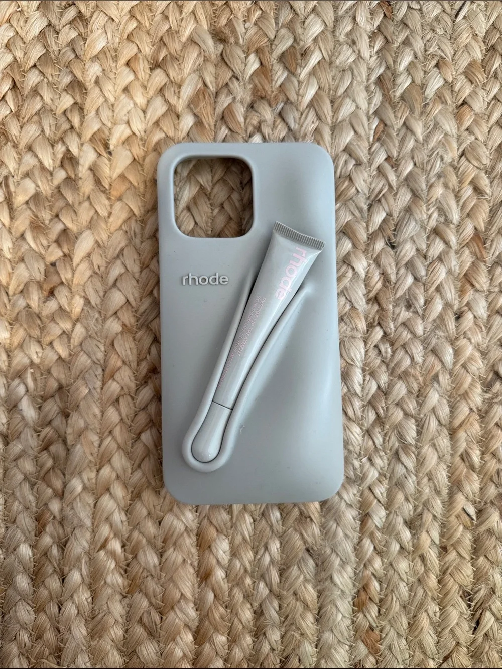 RHODE Silicone Phone Case 16 Pro Max with Built-In Applicator - Light Gray